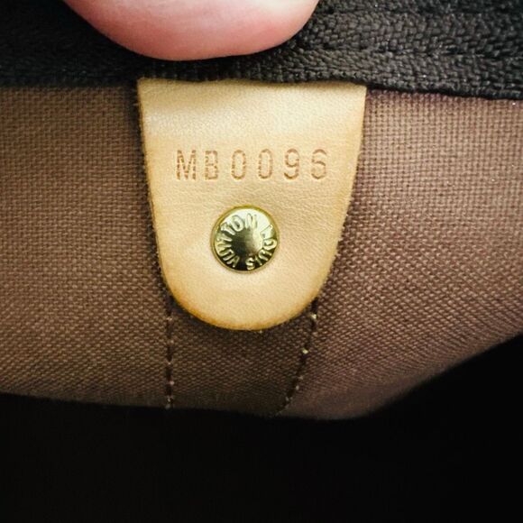 Louis Vuitton Keepall Bandolier 50 - Picture 13 of 16